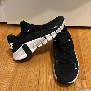 Nike Free Metcon 4 Sneakers “Black-White” Size 11.5W/9.5M